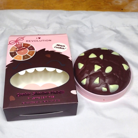 ✨️HOST PICK✨️I Heart Revolution Cookie Eyeshadow Palette Palette - Picture 2 of 4